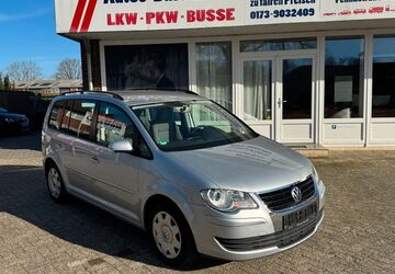 VW Touran 157.000 km 5.799 &euro; Nordhorn 48529