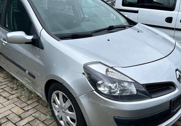 Renault Clio 181.600 km 600 &euro; Neuenhaus 49828