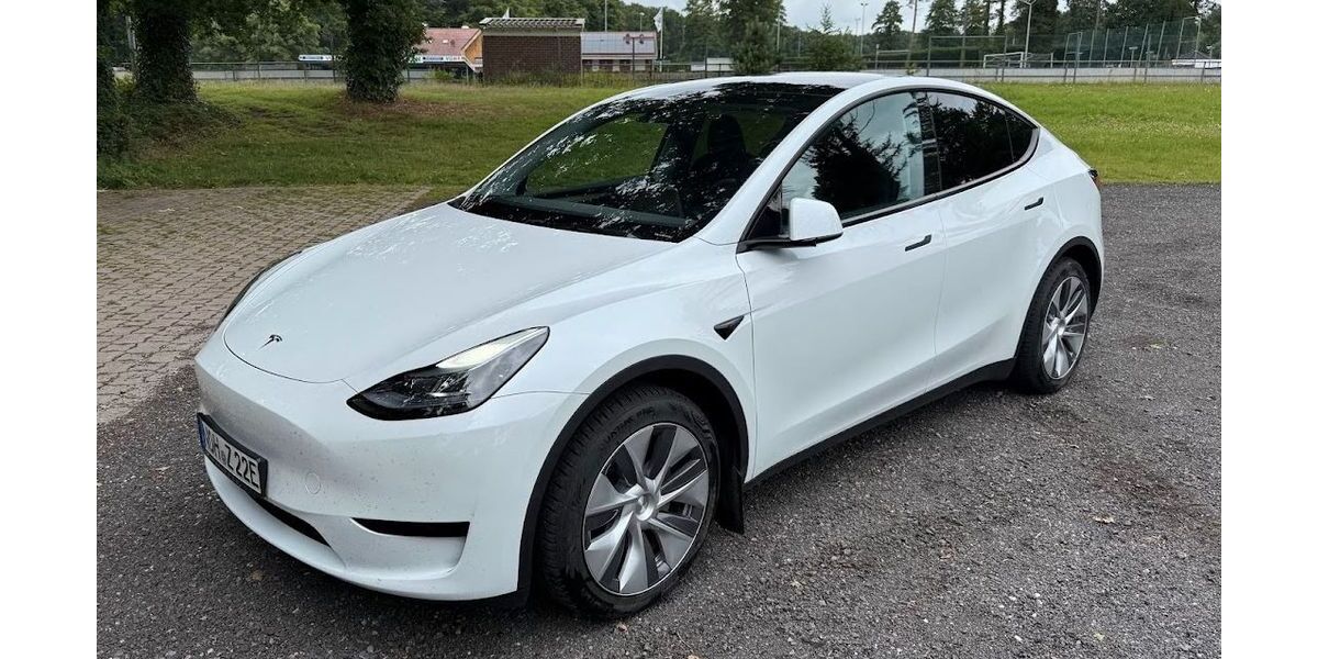 Tesla Model Y 68.000 km 28.900 &euro; Uelsen 49843